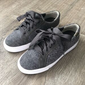 LIKE NEW Tory Burch Wool Marion Quilted Sneakers -